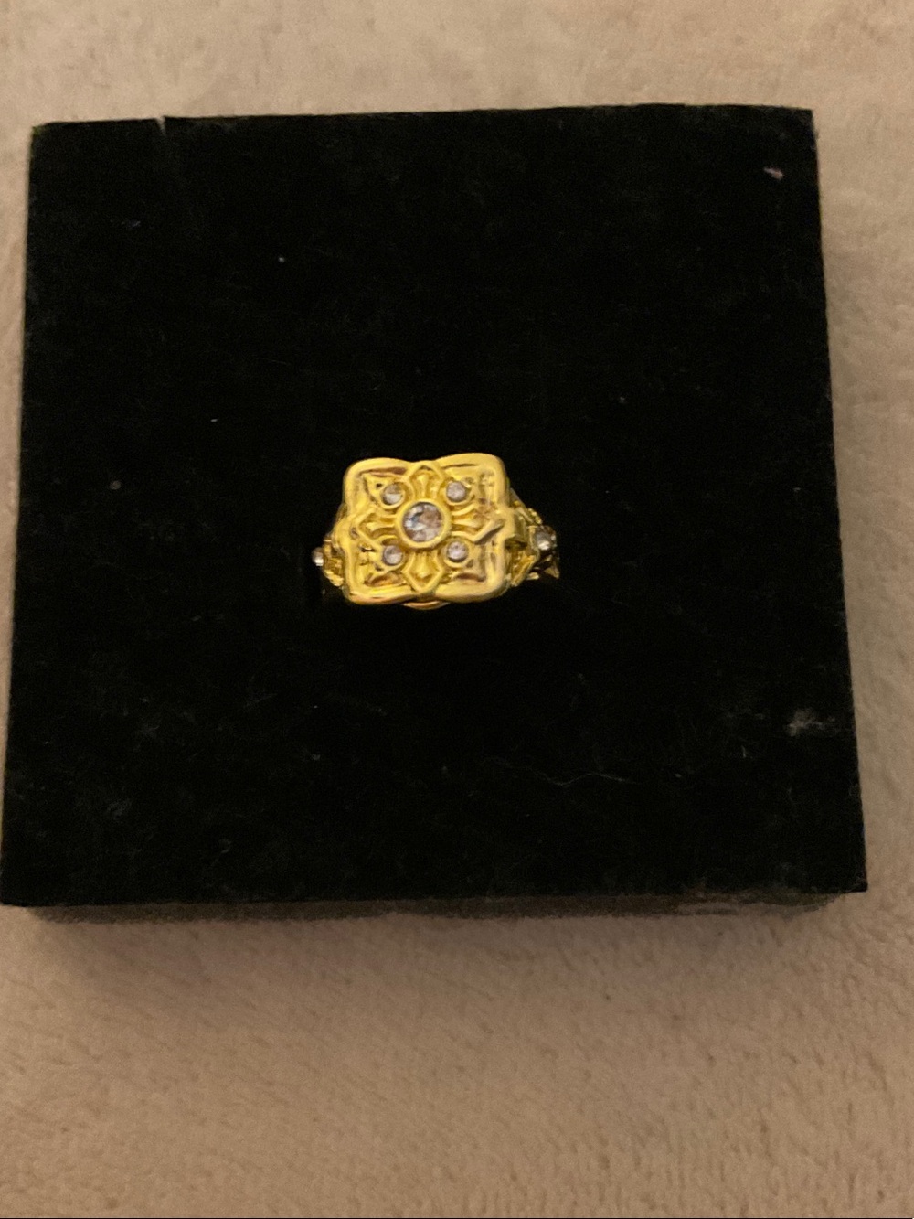 Gold Floral Filigree Ring with Sparkling Stones - Women Jewelry